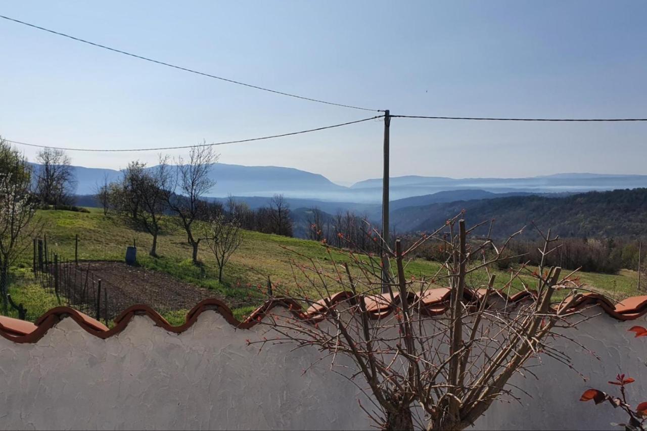 Apartment Mirella For 6 Persons Located In Central Istria Gradinje Exterior foto